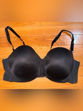 NWOT Lilyette Black Smooth portable into a strappless bra.